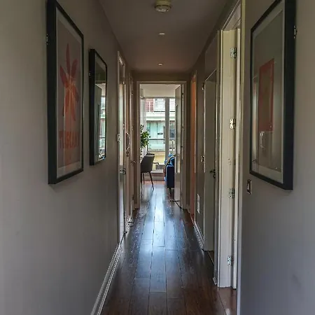 Charming Duplex In Grand Canal Dublín