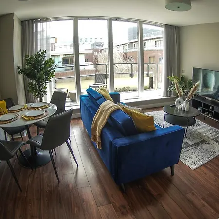 Charming Duplex In Grand Canal *