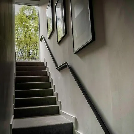 Charming Duplex In Grand Canal *
