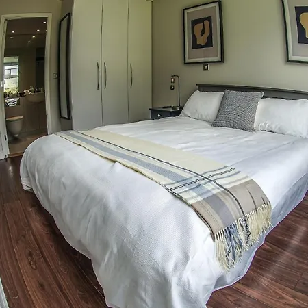 Charming Duplex In Grand Canal Apartment Dublin