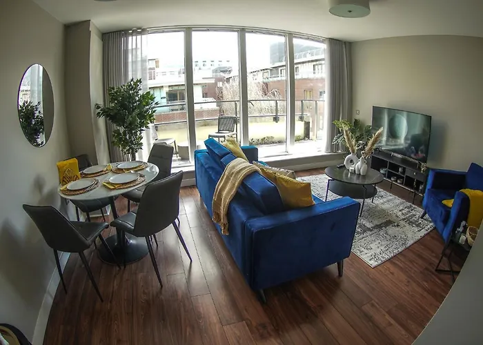 Charming Duplex In Grand Canal *