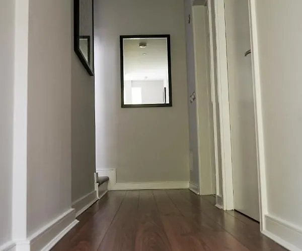 Charming Duplex In Grand Canal