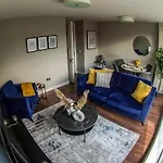 Charming Duplex In Grand Canal *