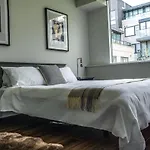 Charming Duplex In Grand Canal *