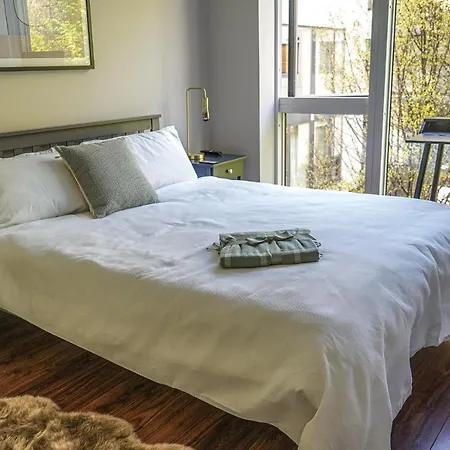 Charming Duplex In Grand Canal *